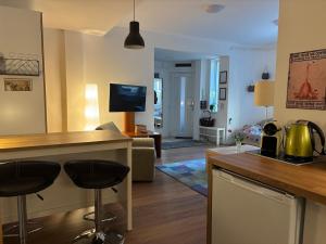 A kitchen or kitchenette at Varsányi Home- extra location in the heart of Buda