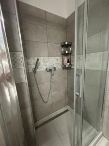 A bathroom at Varsányi Home- extra location in the heart of Buda