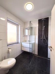Koupelna v ubytování Ferienhaus Pfauenblick