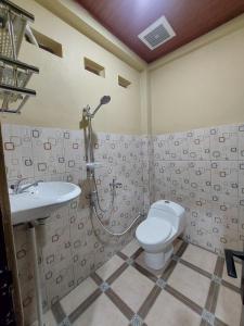 Ένα μπάνιο στο RD Hotel Resto and Familly Karoke