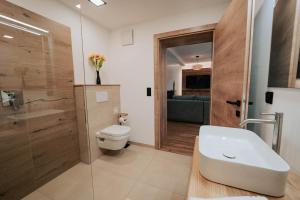 A bathroom at Wieserhof