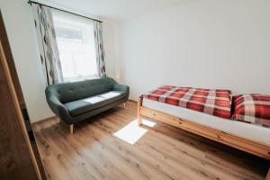 A bed or beds in a room at Wieserhof