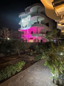 Κήπος έξω από το River view house