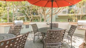 Balkoni atau teres di Lux 2 Bedroom in MDR-Venice with GYM & HotTub