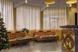 Posezení v ubytování Khan-Chinar Hotel