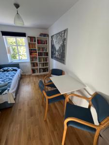 Postel nebo postele na pokoji v ubytování Cosy rooms & garden