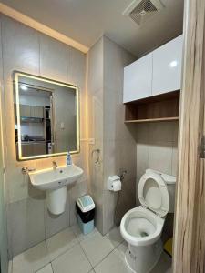 Ένα μπάνιο στο Inspiria Condo Davao next to Abreeza Ayala Mall
