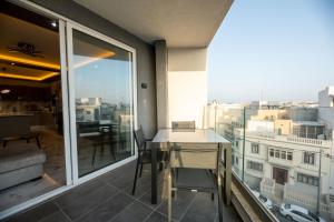 Ban công/sân hiên tại Private Room In Vegan Household Close To Valletta