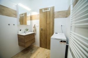Koupelna v ubytování apartmány MAJKA + 37 fotografií