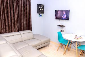 Posezení v ubytování KGL Shortlet Apartment