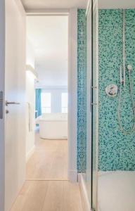 Koupelna v ubytování L'Ocean Penthouse Banus