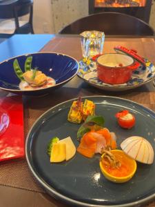 Makanan di atau berdekatan hotel