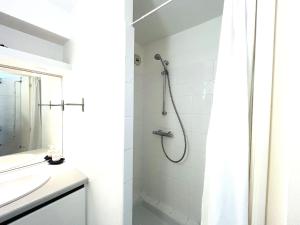 Ένα μπάνιο στο Apt 6 pers - Magnifique vue mer - Belle terrasse - AZILIZ +16 φωτογραφίες