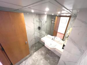 Vannituba majutusasutuses Hotel Méditerranée Beyrouth