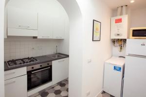 Η κουζίνα ή μικρή κουζίνα στο Manara10 Apart giallo2 +21 φωτογραφίες