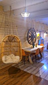 Fotografie z fotogalerie ubytování Grand gîte atypique v destinaci Charix
