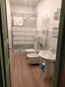 Koupelna v ubytování CENTRAL PALACE 600 by BOLOGNACENTRO Rooms ad suites