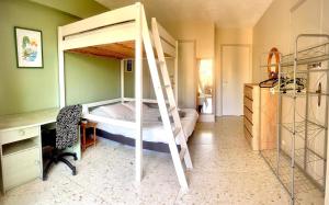 Posteľ alebo postele v izbe v ubytovaní Évasion aux Portes de Cannes 100m2 Lumineux 2 Chambres Terrasse et Commerces