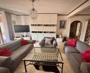 Posedenie v ubytovaní Évasion aux Portes de Cannes 100m2 Lumineux 2 Chambres Terrasse et Commerces