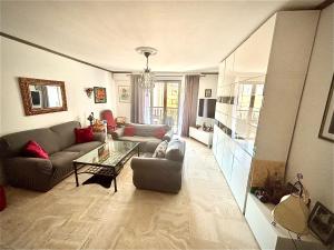 Posedenie v ubytovaní Évasion aux Portes de Cannes 100m2 Lumineux 2 Chambres Terrasse et Commerces