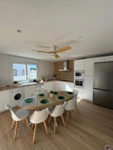 Η κουζίνα ή μικρή κουζίνα στο DoñanaBeach House