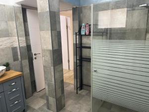 Ένα μπάνιο στο Hayas place