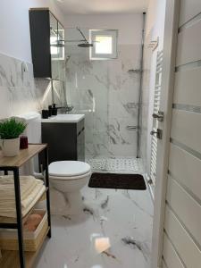Ένα μπάνιο στο Gaby's Apartment