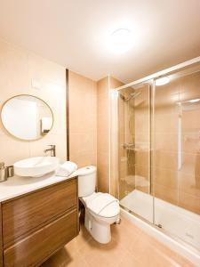 Ένα μπάνιο στο Apartamento Nautilus by ALÔGA +5 φωτογραφίες