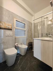 A bathroom at Residenza Il Gabbiano 2 - panoramic rooms Még 5 kép