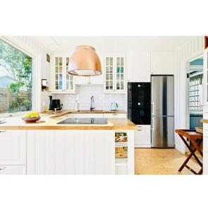 Una cocina o cocineta en Oceanfront Coolcation on West Coast with incredible ocean views!
