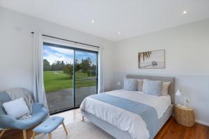 The Ranch - Coastal Farmhouse bringing family and friends together客房内的一张或多张床位