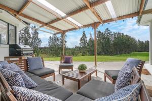 The Ranch - Coastal Farmhouse bringing family and friends together的休息区