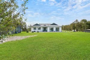 Κήπος έξω από το The Ranch - Coastal Farmhouse bringing family and friends together