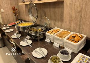 Comida en o cerca de este hotel