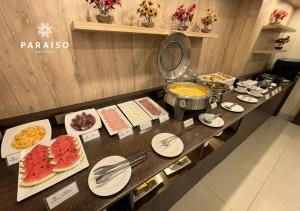 Comida en o cerca de este hotel