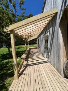 Fotografie z fotogalerie ubytování Greenwood Bungalow - Stylish Retreat v destinaci Otaki