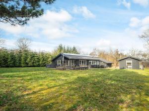 Zahrada ubytování Holiday home Oksbøl LXXXI
