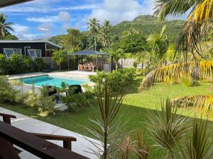 Bazén v ubytování Palm Tree Villas nebo v jeho okolí