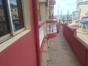 Balkón nebo terasa v ubytování Appartement Meublé 2 chambres Yaoundé Odza