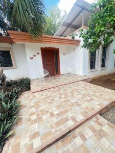 Το κτήριο όπου στεγάζεται  η παραθεριστική κατοικία