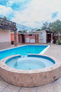 Hotel Posada del Rey内部或周边的泳池