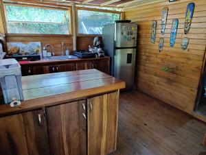 Kuhinja oz. manjša kuhinja v nastanitvi Treehouse Tayrona