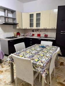 A kitchen or kitchenette at Marzamemi Da Giusy