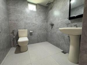 Koupelna v ubytování Ahasna Airport Villa