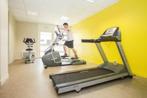 The fitness centre and/or fitness facilities at Odalys City Orléans Saint Jean