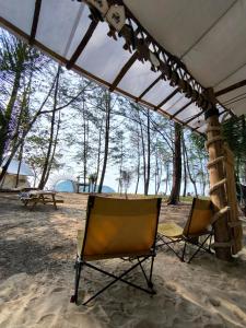 Φωτογραφία από το άλμπουμ του Seafari ECO Beach Camp and cafe food and drinks Ko Phra Thong σε Hin Kong