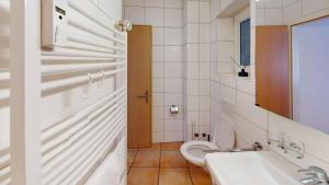 Koupelna v ubytování Zentral Altstadt Chur - Bahnhofsnah - Ferienwohnung - Bernina Express - Solution-Grischun + 37 fotografií