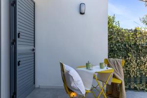 Balkoni atau teres di ALMAr holiday house +23 gambar