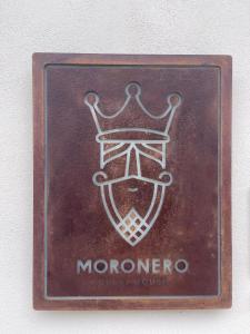 Certifikát, hodnocení, plakát nebo jiný dokument vystavený v ubytování Moronero