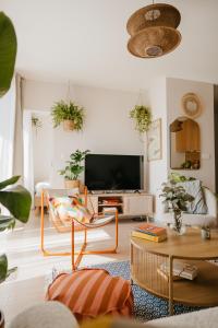 TV a/nebo společenská místnost v ubytování Old town Apartement with Balcony